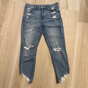 Ripped Ankle Jeans in Light Blue